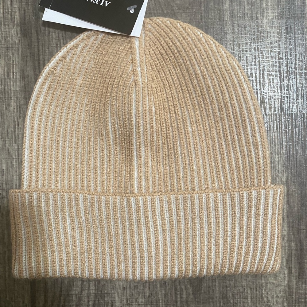 Alfani Men's Beige and White Knit Beanie